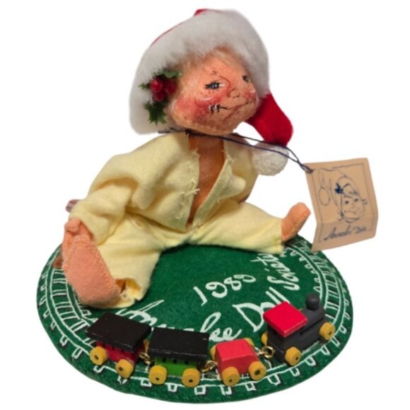 Annalee Doll Society 1989 Kid In Pajamas W/Santa Hat Wooden Train & Bear W/Tag - Picture 7 of 11